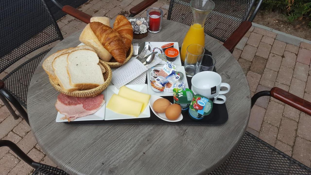 De Vier Linden Acomodação com café da manhã Vierlingsbeek Exterior foto